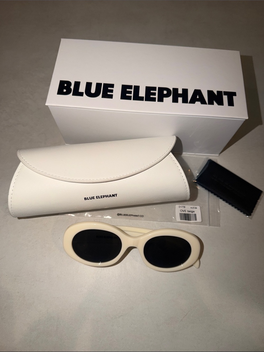 Blue Elephant Ove Beige Cream White Round Frame Sunglasses